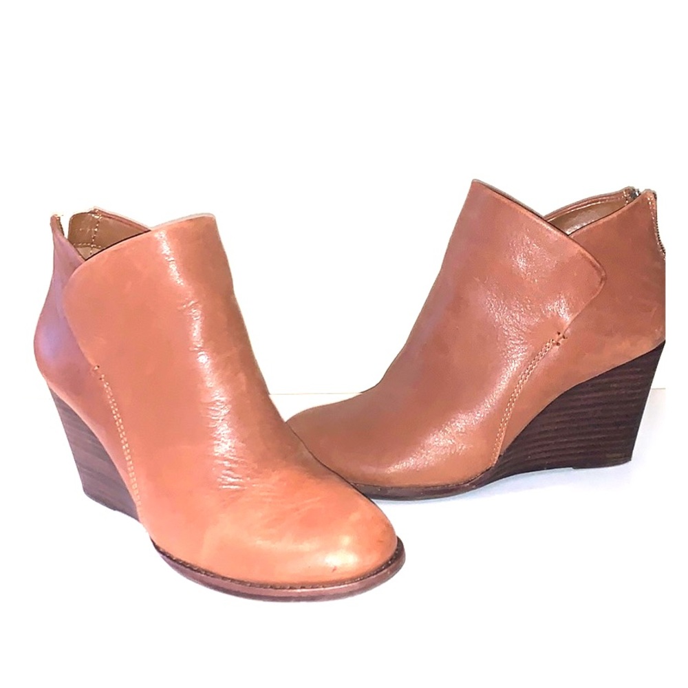 Brown Gianni Bini ankle bootie wedges